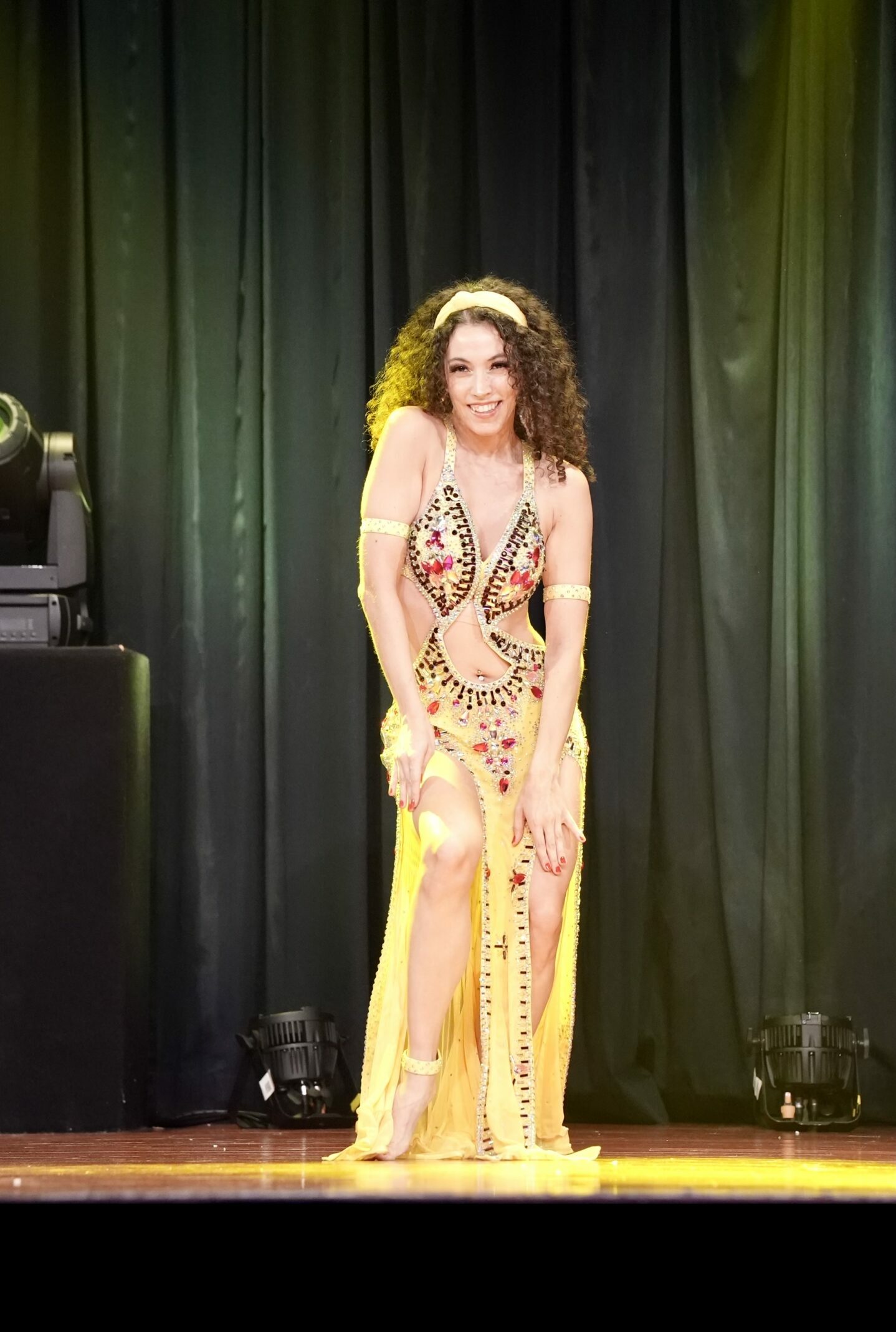 Cléo belly dancer in Sydney