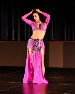 Performance ✨
Here we go, another Newcastle Belly Dance Festival done!
Pictures by @cleeverland
Costume by @amiradesign_inna_demchuchena
#bellydance
#bellydancer
#bellydancerlife
#bellydancersydney
#bellydancelove
#nofilter